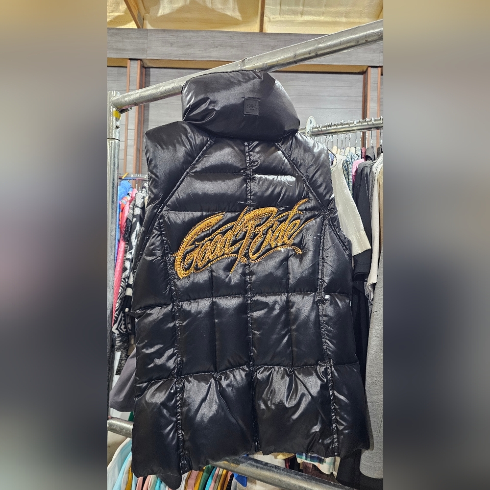 Good Ride Vest Gold Logo Size Small NWOT